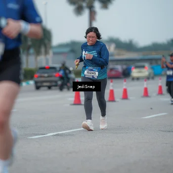Runner Photo 7550702