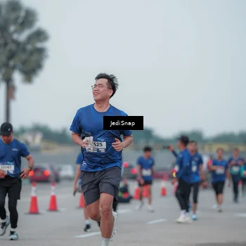 Runner Photo 7550706