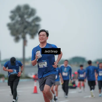 Runner Photo 7550712