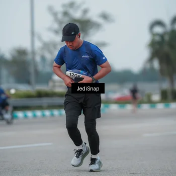 Runner Photo 7550730