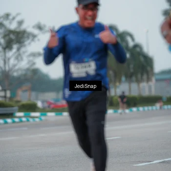 Runner Photo 7550755