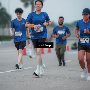 Runner Photo 7550888
