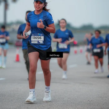 Runner Photo 7550891