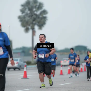 Runner Photo 7550953