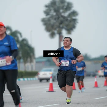 Runner Photo 7550957