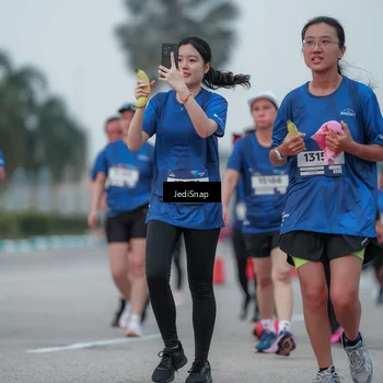 Runner Photo 7551008