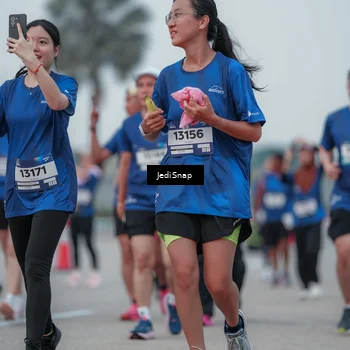 Runner Photo 7551009