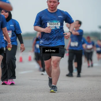 Runner Photo 7551019