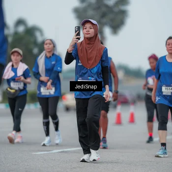 Runner Photo 7551035