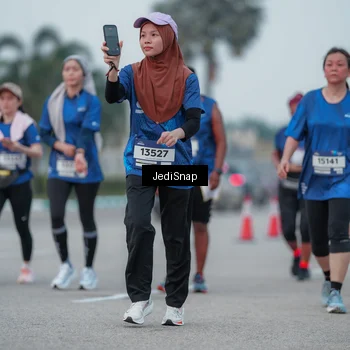 Runner Photo 7551036