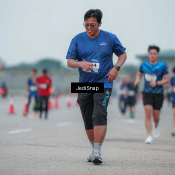 Runner Photo 7551061