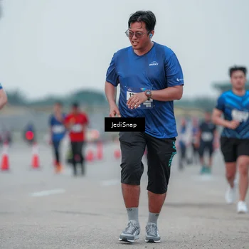 Runner Photo 7551063