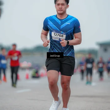 Runner Photo 7551070
