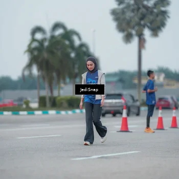 Runner Photo 7551105