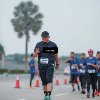Runner Photo 7551117