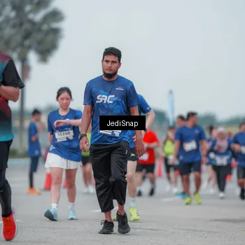 Runner Photo 7551137