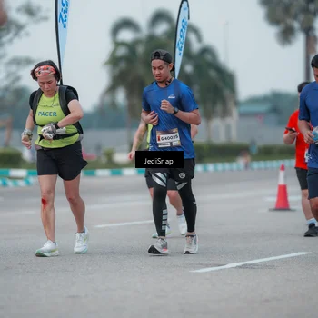 Runner Photo 7551165