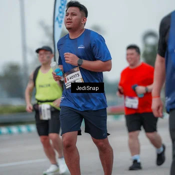 Runner Photo 7551180