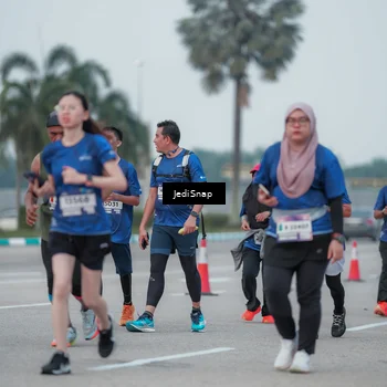 Runner Photo 7551188