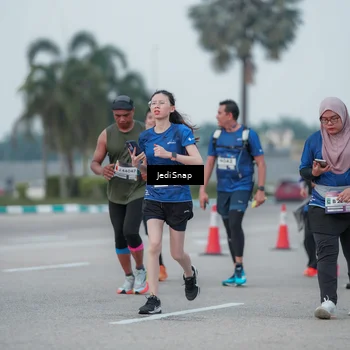 Runner Photo 7551191