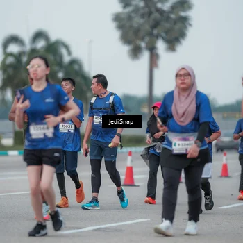 Runner Photo 7551193