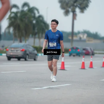Runner Photo 7551253