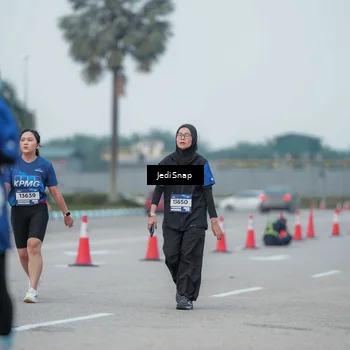 Runner Photo 7551278