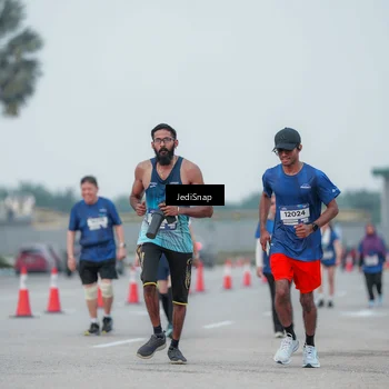 Runner Photo 7551402