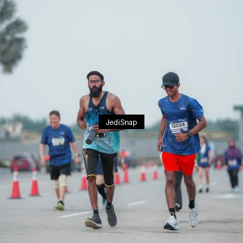 Runner Photo 7551404