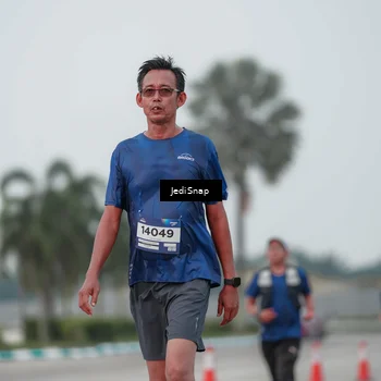 Runner Photo 7551476