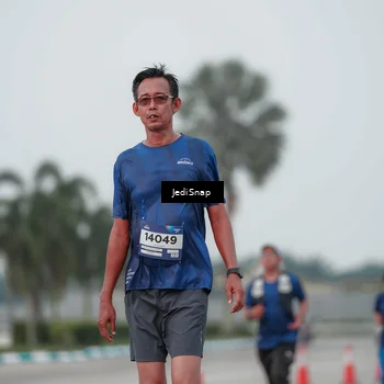 Runner Photo 7551477