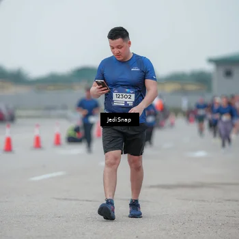 Runner Photo 7551498