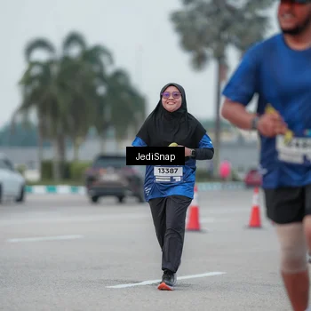 Runner Photo 7551591