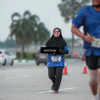 Runner Photo 7551592