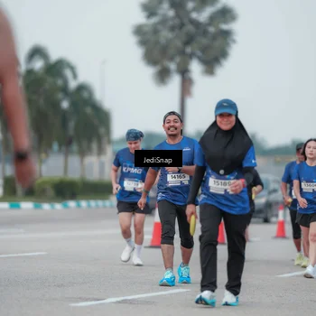 Runner Photo 7551615