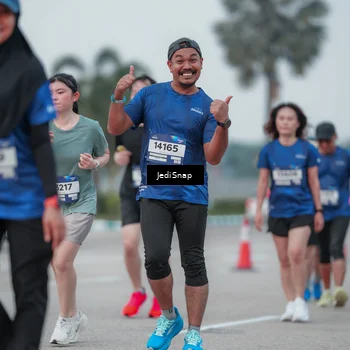 Runner Photo 7551635
