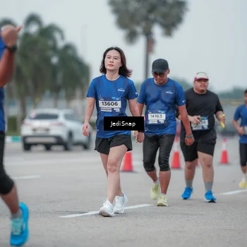 Runner Photo 7551637