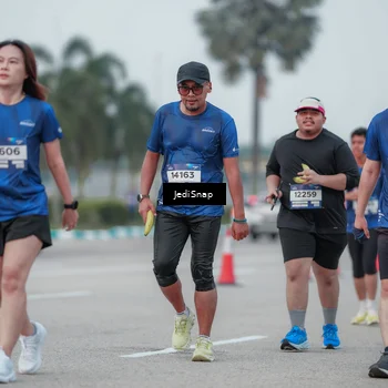 Runner Photo 7551640