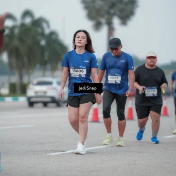 Runner Photo 7551643