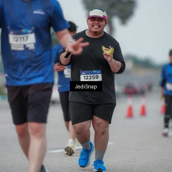 Runner Photo 7551654