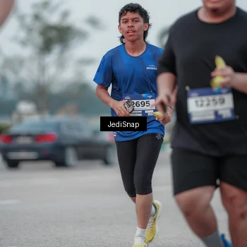 Runner Photo 7551675