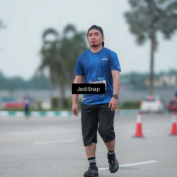 Runner Photo 7551700