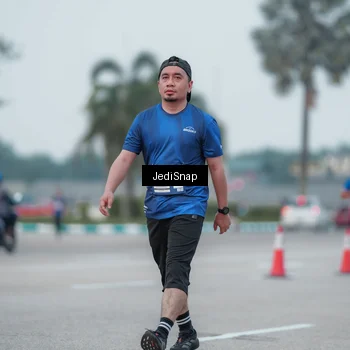 Runner Photo 7551703