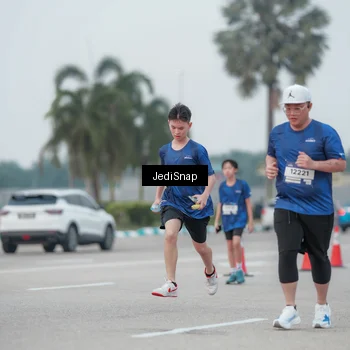 Runner Photo 7551774