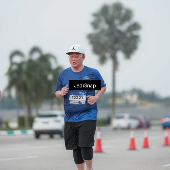 Runner Photo 7551778
