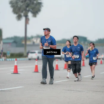 Runner Photo 7551798