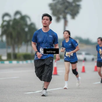 Runner Photo 7551812
