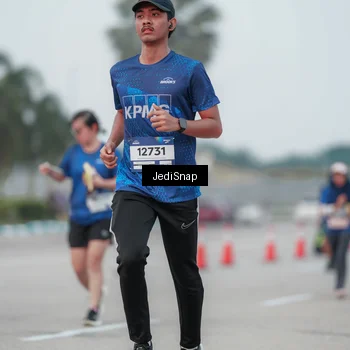 Runner Photo 7551835