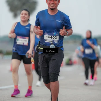 Runner Photo 7551862
