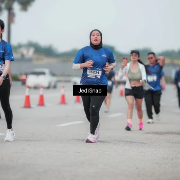 Runner Photo 7551878